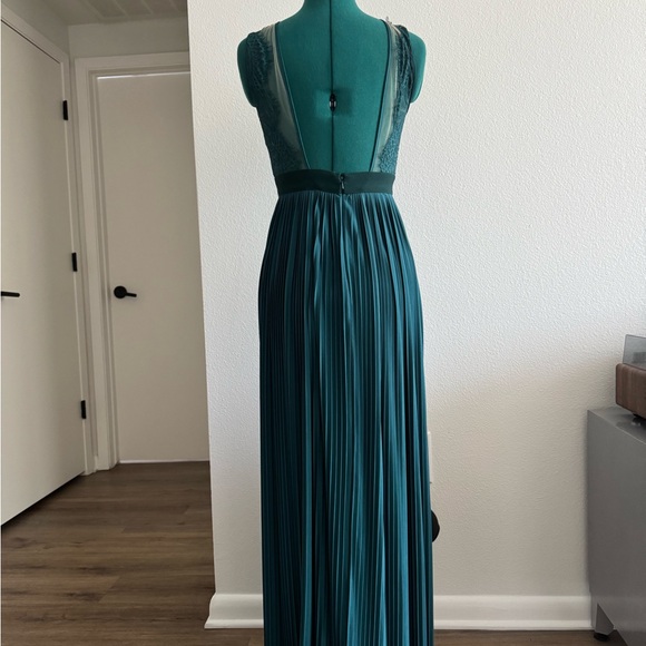 ASOS EMERALD GREEN Pleated with lace top Halter Gown US SIZE 2 - Picture 6 of 12